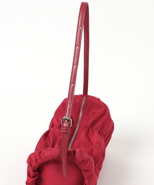 Heather（ヘザー）の「ドラムナイロンBAG　450354（ショルダーバッグ・レディース・アイボリー/レッド/ブラック・ONE SIZE）」の9枚目の写真