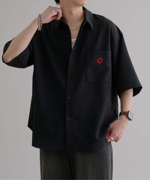 epnok（エプノック）の「ベーシックルーズ半袖シャツ（シャツ/ブラウス・メンズ・ブルー/オフホワイト/ブラック系2/チャコールグレー/ブラック/グレー系2/ブラック系1/グレー系1/ネイビー系1/ブルー系1/ブラック系3/ホワイト系1/グレー系3/ブラック系4/ブルー系2/ダークグレー/ピンク/グレイッシュベージュ・SMALL/MEDIUM/LARGE）」の6枚目の写真