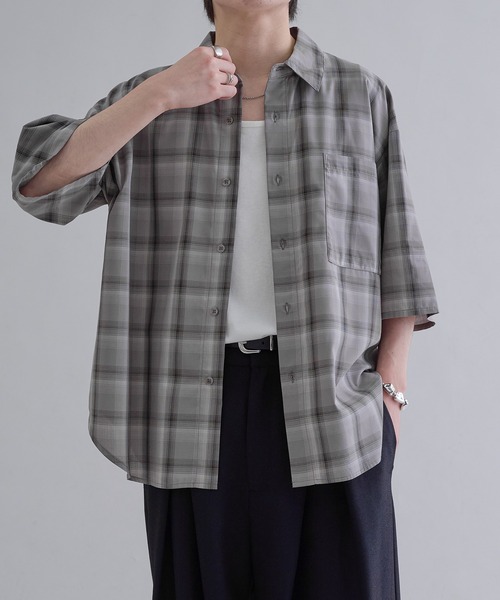 epnok（エプノック）の「ベーシックルーズ半袖シャツ（シャツ/ブラウス・メンズ・ブルー/オフホワイト/ブラック系2/チャコールグレー/ブラック/グレー系2/ブラック系1/グレー系1/ネイビー系1/ブルー系1/ブラック系3/ホワイト系1/グレー系3/ブラック系4/ブルー系2/ダークグレー/ピンク/グレイッシュベージュ・SMALL/MEDIUM/LARGE）」の11枚目の写真