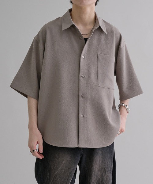 epnok（エプノック）の「ベーシックルーズ半袖シャツ（シャツ/ブラウス・メンズ・ブルー/オフホワイト/ブラック系2/チャコールグレー/ブラック/グレー系2/ブラック系1/グレー系1/ネイビー系1/ブルー系1/ブラック系3/ホワイト系1/グレー系3/ブラック系4/ブルー系2/ダークグレー/ピンク/グレイッシュベージュ・SMALL/MEDIUM/LARGE）」の13枚目の写真