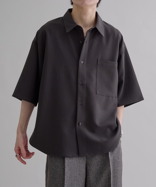 epnok（エプノック）の「ベーシックルーズ半袖シャツ（シャツ/ブラウス・メンズ・ブルー/オフホワイト/ブラック系2/チャコールグレー/ブラック/グレー系2/ブラック系1/グレー系1/ネイビー系1/ブルー系1/ブラック系3/ホワイト系1/グレー系3/ブラック系4/ブルー系2/ダークグレー/ピンク/グレイッシュベージュ・SMALL/MEDIUM/LARGE）」の9枚目の写真