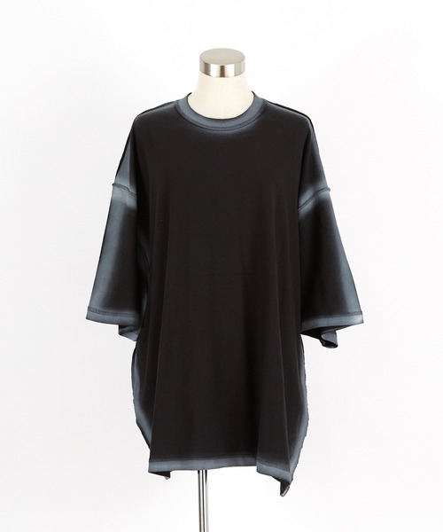 a.p.o.v.（エーピーオービー）の「a.p.o.v. 縁取りスプレーペインティングオーバーサイズTシャツ（Tシャツ/カットソー・メンズ・ブラック/ホワイト・ONESIZE）」の12枚目の写真