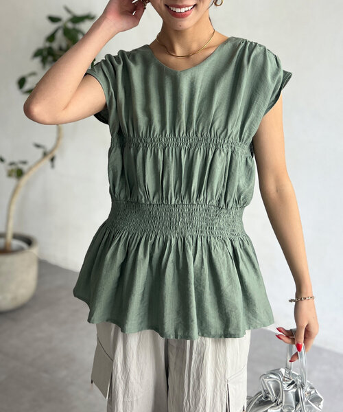 Chez toi（シェトワ）の「ウエストシャーリングスリーブブラウス（シャツ/ブラウス・レディース・ブラック/ホワイト/グリーン・FREE）」の3枚目の写真