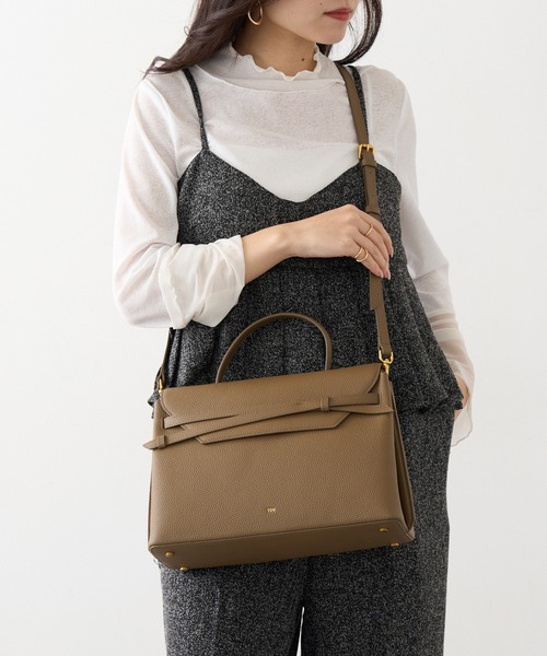 tov(トーヴ)の「【TOV】26SS新色あり MIMI GRAND T25W02B560 T26S07B599(ハンドバッグ・レディース・キャメル/ブラック系その他2/グレイッシュベージュ/サックスブルー/ブラック/ブラウン/ホワイト・FREE)」の5枚目の写真