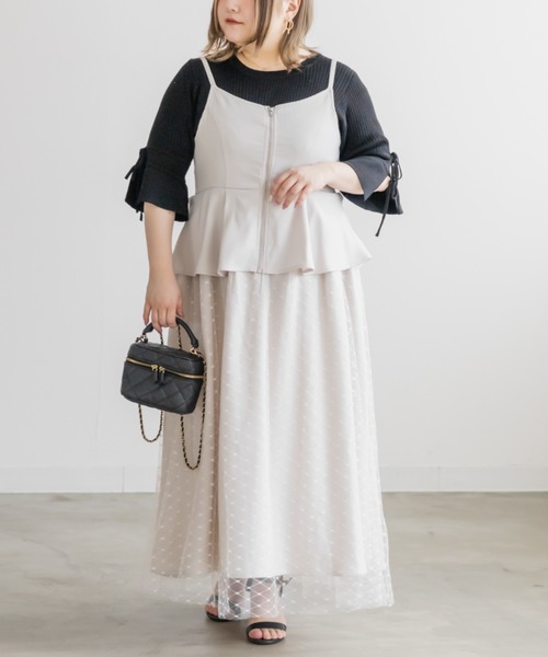 CLETTE(クレット)の「チュール重ねジップキャミワンピース(ワンピース・レディース・グレイッシュベージュ/ブラック・LL/3L/4L)」の1枚目の写真