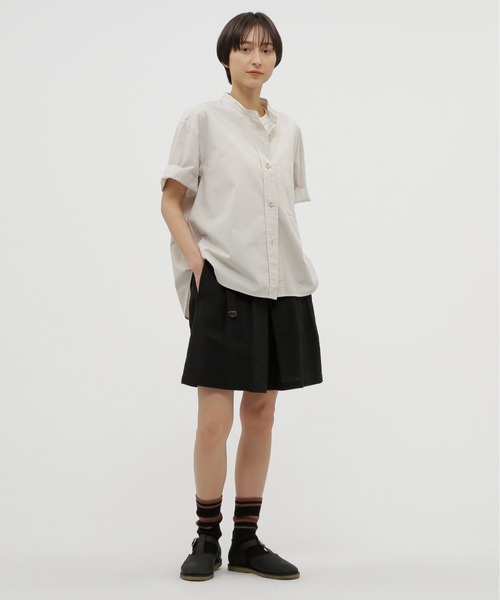 MHL.(エムエイチエル)の「ORGANIC COTTON SHIRTING(シャツ/ブラウス・レディース・オフホワイト/ネイビー・1/2)」の3枚目の写真