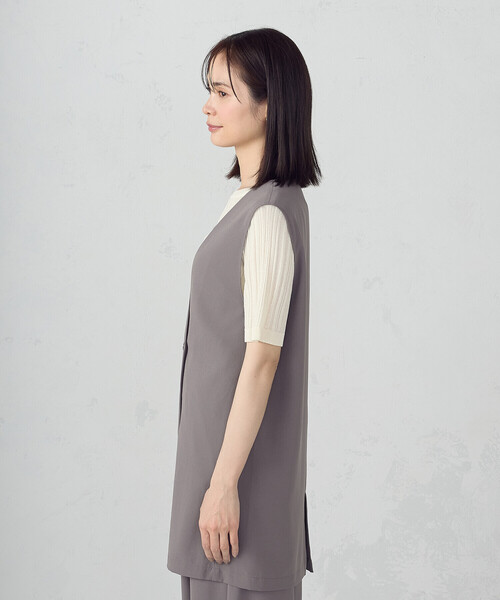 COMME CA ISM(コムサイズム)の「【UVカット・吸水速乾・接触冷感】kireri ノーカラーロングジレ / セットアップ対応(ベスト・レディース・ネイビー/モカ・FREE)」の16枚目の写真