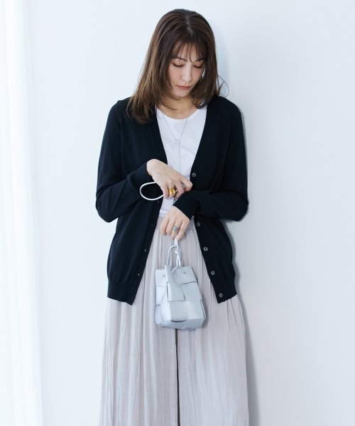 slattgir（スラットジール）の「高身長　【アイスクリーンプレミアム】Vネックカーディガン（持続冷感・毛玉なりにくい・UVカット）（カーディガン/ボレロ・レディース・ブラック/杢グレー/グリーン・LL/3L/4L/5L/M/L）」の5枚目の写真