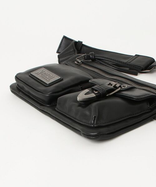 X-girl（エックスガール）の「FAUX LEATHER 2WAY BELT BAG（ショルダーバッグ・レディース・ブラック・ONE SIZE）」の2枚目の写真