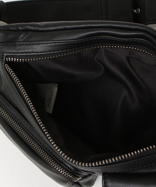X-girl（エックスガール）の「FAUX LEATHER 2WAY BELT BAG（ショルダーバッグ・レディース・ブラック・ONE SIZE）」の3枚目の写真