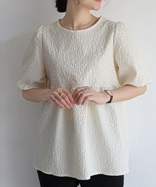 Coo+i(クーイ)の「ジャガードパフスリーブブラウス(シャツ/ブラウス・レディース・アイボリー/ブラック・L)」の1枚目の写真
