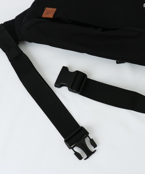 KANGOL（カンゴール）の「KANGOL カンゴール ウェストバッグ 250-3052（ボディバッグ/ウエストポーチ・レディース・カーキ/ブラック・FREE）」の4枚目の写真