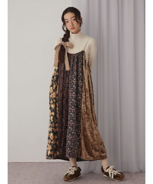 merry jenny（メリージェニー）の「Wリボンフェイクファースニーカー（スニーカー・レディース・ブラウン/ピンク/アイボリー・MEDIUM/LARGE）」の17枚目の写真