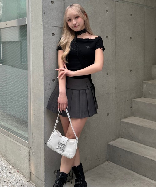 Lae(レイ)の「ワンショルダーレースTシャツ(Tシャツ/カットソー・レディース・グレー/ブラック・MEDIUM/SMALL)」の4枚目の写真