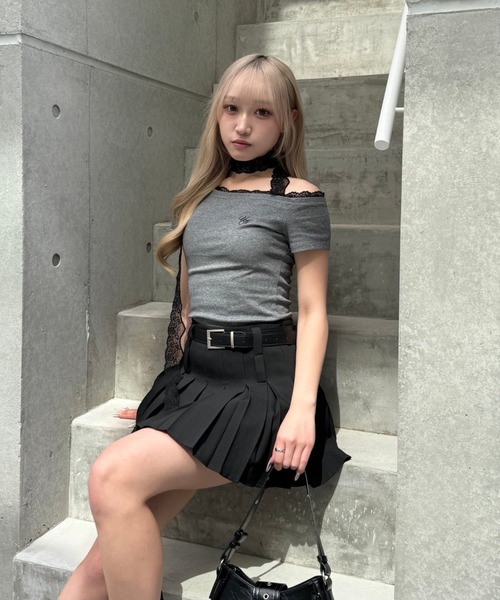 Lae(レイ)の「ワンショルダーレースTシャツ(Tシャツ/カットソー・レディース・グレー/ブラック・MEDIUM/SMALL)」の10枚目の写真