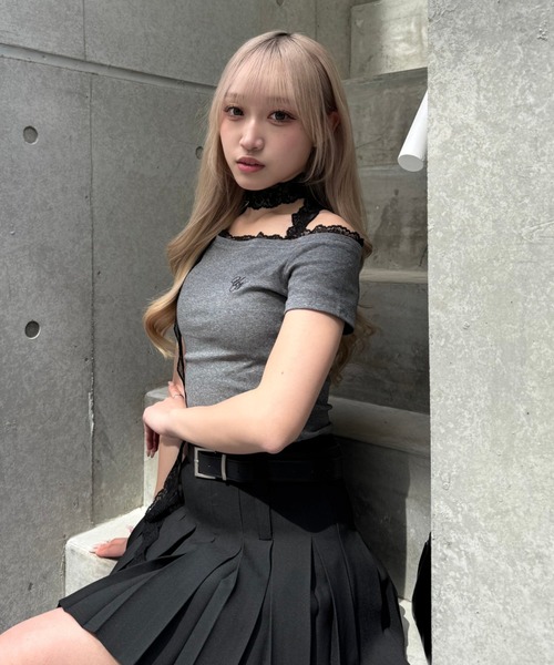 Lae(レイ)の「ワンショルダーレースTシャツ(Tシャツ/カットソー・レディース・グレー/ブラック・MEDIUM/SMALL)」の9枚目の写真