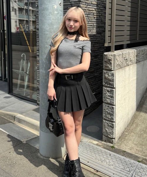 Lae(レイ)の「ワンショルダーレースTシャツ(Tシャツ/カットソー・レディース・グレー/ブラック・MEDIUM/SMALL)」の12枚目の写真