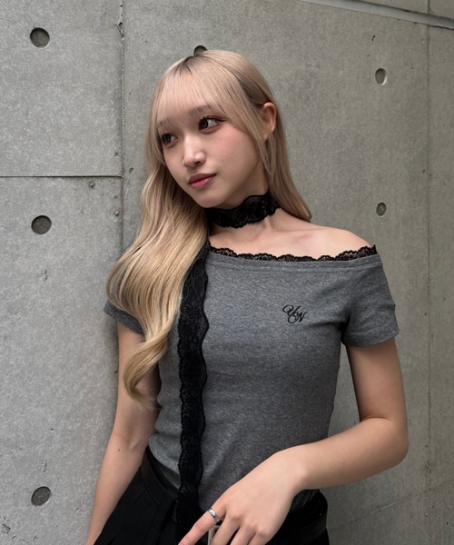 Lae(レイ)の「ワンショルダーレースTシャツ(Tシャツ/カットソー・レディース・グレー/ブラック・MEDIUM/SMALL)」の7枚目の写真