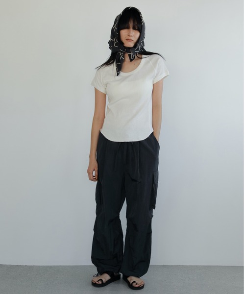 anuke（アンヌーク）の「Geometric Print Scarf（バンダナ/スカーフ・レディース・ブラウン/ネイビー・FREE）」の9枚目の写真