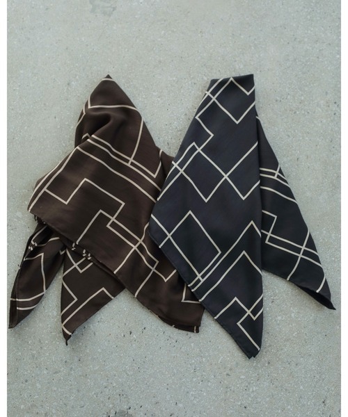 スカーフ SYMBOLE PRINT SCARF Numéro wang]クラシックトライアングルスカーフ | KOBUNSHA