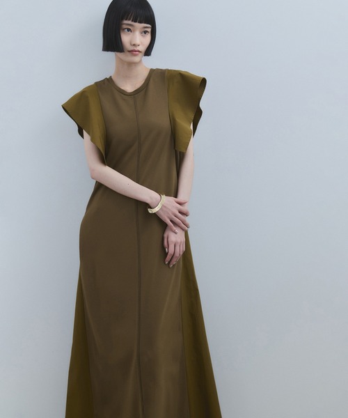 ADAM ET ROPE'(アダムエロペ)の「【WEB限定】セミフレアワンピース(ワンピース・レディース・ブラック/ブラウン/チャコールグレー・FREE)」の3枚目の写真