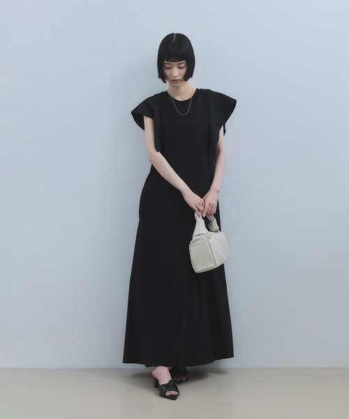 ADAM ET ROPE'(アダムエロペ)の「【WEB限定】セミフレアワンピース(ワンピース・レディース・ブラック/ブラウン/チャコールグレー・FREE)」の1枚目の写真