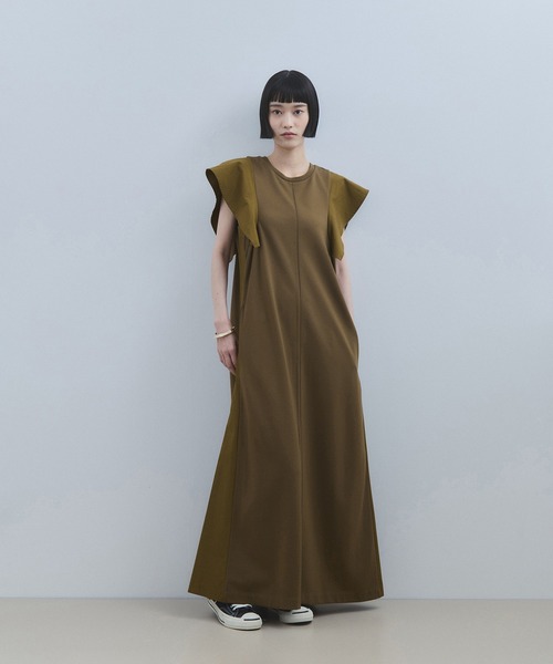 ADAM ET ROPE'(アダムエロペ)の「【WEB限定】セミフレアワンピース(ワンピース・レディース・ブラック/ブラウン/チャコールグレー・FREE)」の17枚目の写真