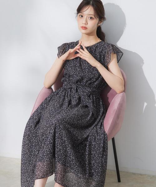 couture brooch（クチュールブローチ）の「【一枚で着映える・楽ちん・ドライタッチ】フリルスリーブワンピース（ワンピース・レディース・ブルー/サンドベージュ/ブラック系・36/40/38/42）」の2枚目の写真