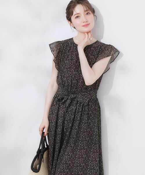 couture brooch（クチュールブローチ）の「【一枚で着映える・楽ちん・ドライタッチ】フリルスリーブワンピース（ワンピース・レディース・ブルー/サンドベージュ/ブラック系・36/40/38/42）」の22枚目の写真