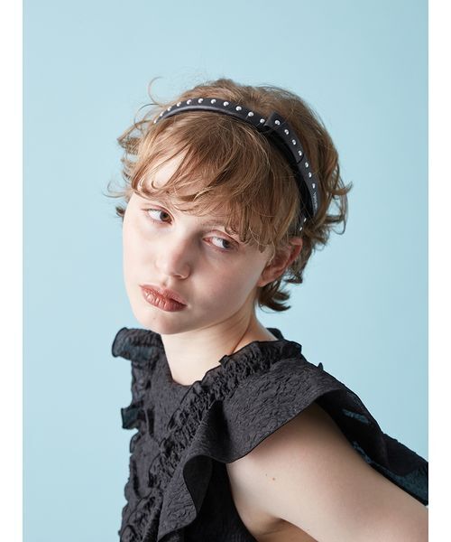 FURFUR（ファーファー）の「スタッズリボンカチューシャ（カチューシャ・レディース・キャメル/ブラック/ピンク・F）」の7枚目の写真