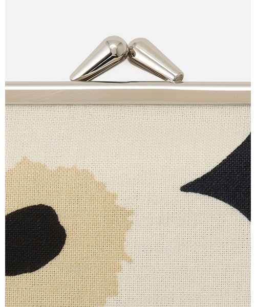 marimekko(マリメッコ)の「Mini Unikko / Puolikas Kukkaro pouch(ポーチ・レディース・ホワイト×ネイビー・FREE)」の4枚目の写真