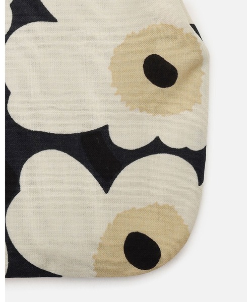 marimekko(マリメッコ)の「Mini Unikko / Puolikas Kukkaro pouch(ポーチ・レディース・ホワイト×ネイビー・FREE)」の5枚目の写真