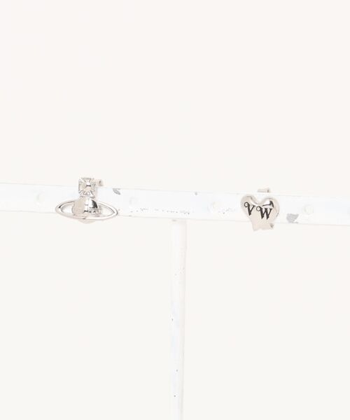 Vivienne Westwood（ヴィヴィアンウエストウッド）の「LEODARIA EARRINGS（イヤリング・レディース・シルバー/ゴールド・FREE）」の2枚目の写真