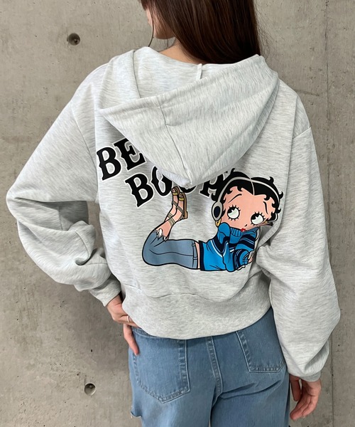セール】BETTY BOOPバックプリントショート丈ZIPパーカー セール】BETTY BOOPバックプリントショート丈ZIPパーカー