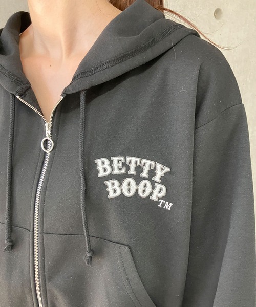 セール】BETTY BOOPバックプリントショート丈ZIPパーカー（パーカー