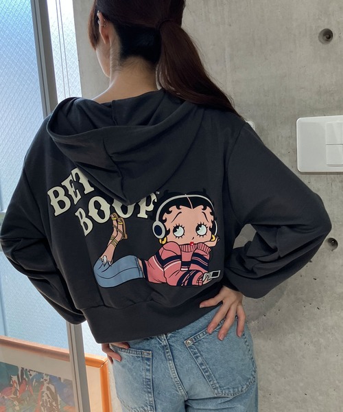 セール】BETTY BOOPバックプリントショート丈ZIPパーカー（パーカー