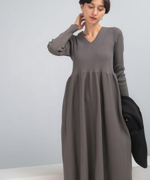 アーバンリサーチロッソ フォルムシルエットVネックリブワンピース ロング WEB限定』フォルムシルエットVネックリブワンピース（マキシ丈