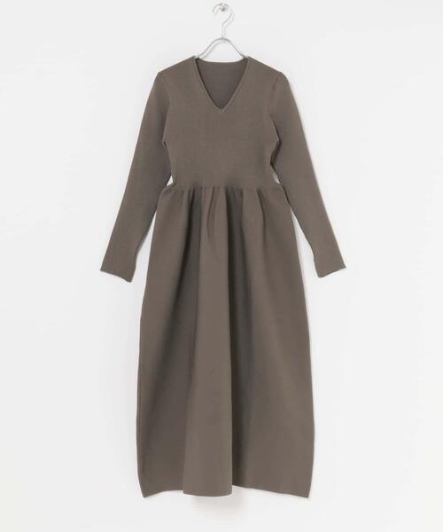 URBAN RESEARCH ROSSO WOMEN（アーバンリサーチ　ロッソ）の「『WEB/一部店舗限定』フォルムシルエットVネックリブワンピース（ワンピース・レディース・ネイビー/モカ/レッド・38/36）」の8枚目の写真