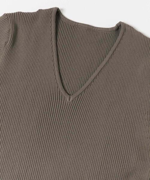 URBAN RESEARCH ROSSO WOMEN（アーバンリサーチ　ロッソ）の「『WEB/一部店舗限定』フォルムシルエットVネックリブワンピース（ワンピース・レディース・ネイビー/モカ/レッド・38/36）」の9枚目の写真