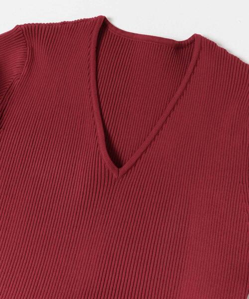 URBAN RESEARCH ROSSO WOMEN（アーバンリサーチ　ロッソ）の「『WEB/一部店舗限定』フォルムシルエットVネックリブワンピース（ワンピース・レディース・ネイビー/モカ/レッド・38/36）」の13枚目の写真