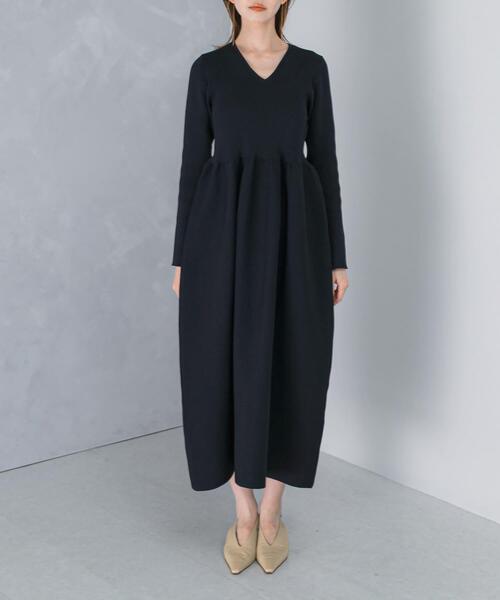 URBAN RESEARCH ROSSO WOMEN（アーバンリサーチ　ロッソ）の「『WEB/一部店舗限定』フォルムシルエットVネックリブワンピース（ワンピース・レディース・ネイビー/モカ/レッド・38/36）」の17枚目の写真