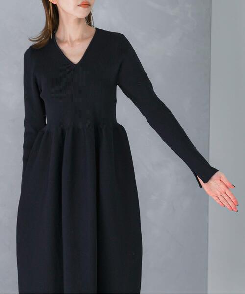 WEB/一部店舗限定』フォルムシルエットVネックリブワンピース