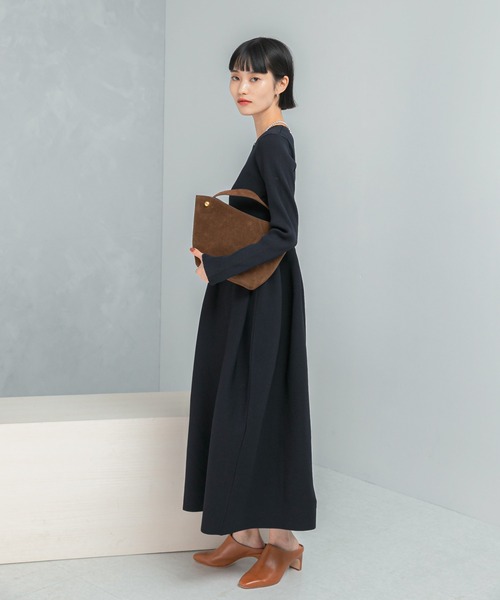 WEB限定』フォルムシルエットVネックリブワンピース（ワンピース