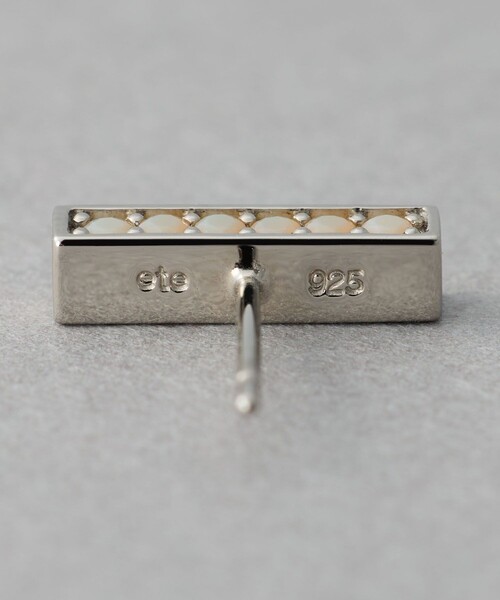 ete（エテ）の「[カラーリスト] ビジュー リバーシブル ピアス プラチナム（ピアス（片耳用）・レディース・B/A・FREE）」の5枚目の写真