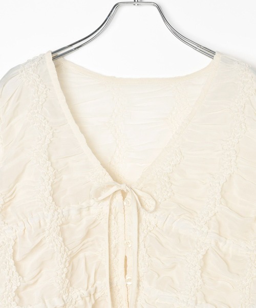 BAYFLOW（ベイフロー）の「[夏から秋に活躍]シャーリングシフォンカーディガン（カーディガン/ボレロ・レディース・オフホワイト/ブラック・FREE）」の16枚目の写真