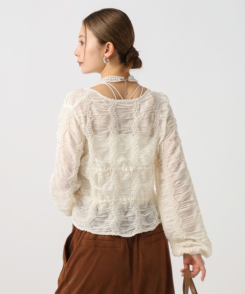 BAYFLOW（ベイフロー）の「[夏から秋に活躍]シャーリングシフォンカーディガン（カーディガン/ボレロ・レディース・オフホワイト/ブラック・FREE）」の6枚目の写真