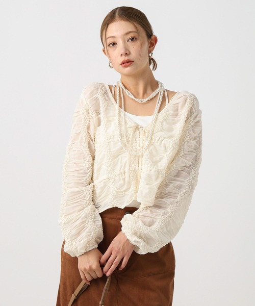 BAYFLOW（ベイフロー）の「[夏から秋に活躍]シャーリングシフォンカーディガン（カーディガン/ボレロ・レディース・オフホワイト/ブラック・FREE）」の7枚目の写真