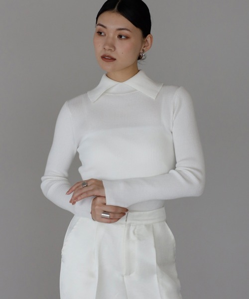 ENC（エンク）の「back button high neck knit with collar / ポロ襟付きバックボタンハイネックもっちりニット（ニット/セーター・レディース・ネイビー/グレー/オフホワイト・FREE）」の7枚目の写真