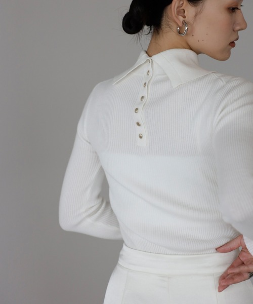 ENC（エンク）の「back button high neck knit with collar / ポロ襟付きバックボタンハイネックもっちりニット（ニット/セーター・レディース・ネイビー/グレー/オフホワイト・FREE）」の10枚目の写真