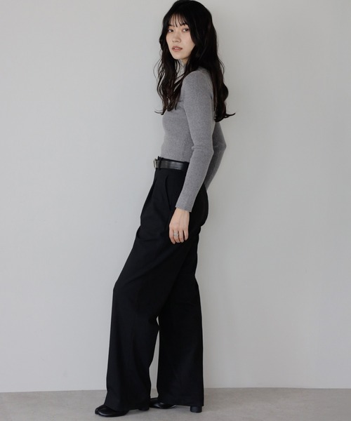 ENC（エンク）の「back button high neck knit with collar / ポロ襟付きバックボタンハイネックもっちりニット（ニット/セーター・レディース・ネイビー/グレー/オフホワイト・FREE）」の15枚目の写真